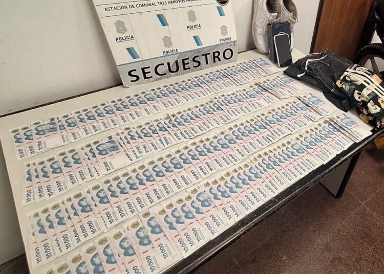 Menores robaron $2 millones, compraron una moto y los detectaron tras publicar el botín en redes sociales