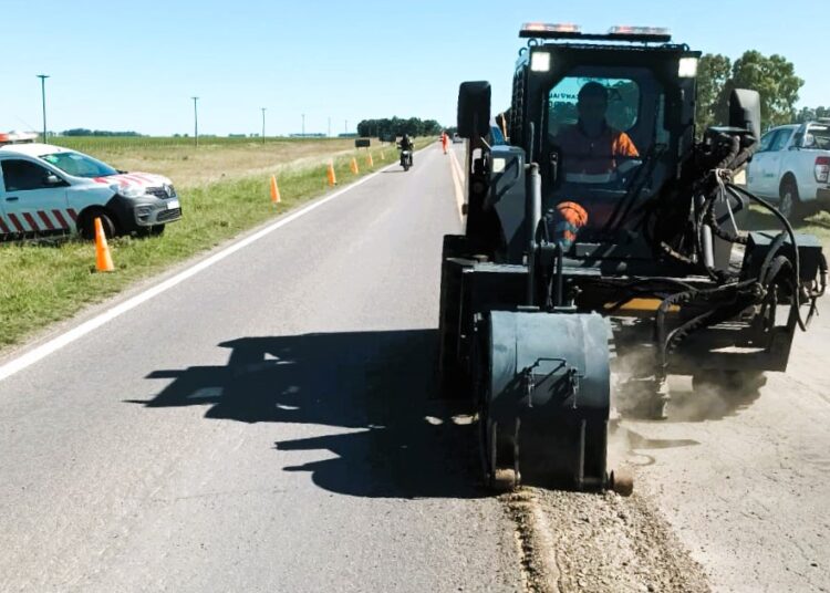 Vialidad Nacional trabaja en la reparación de la ruta 3 en el distrito
