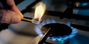 El Gobierno mantendrá los subsidios de luz y gas por seis meses más