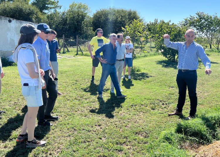 La Escuela Agropecuaria recibió la visita de profesionales rusos