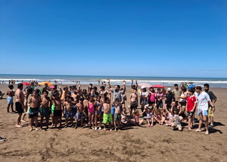 ¡Arrancó «Todos al Agua»: un programa para que todas las familias disfruten de las costas del distrito!