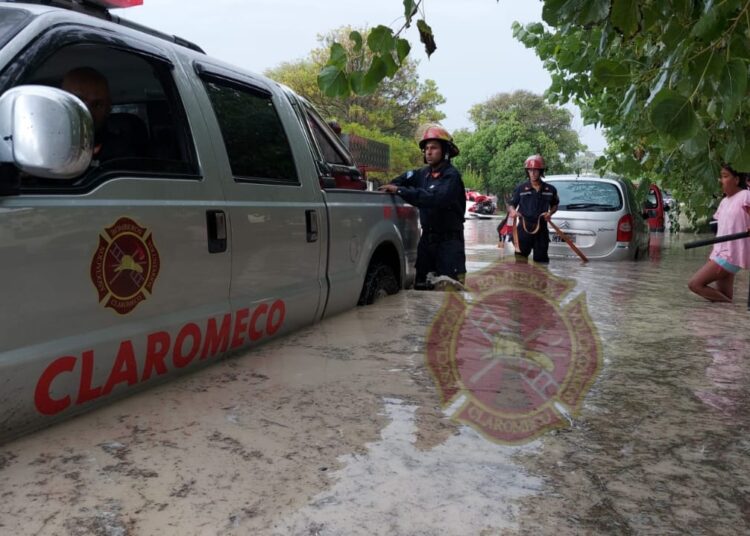 Lluvia, granizo y anegamientos en Claromecó