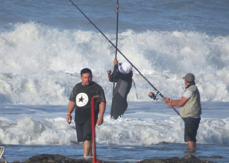 Mar embravecido y enganche de líneas en la última jornada de Las 24 Horas de la Corvina Negra