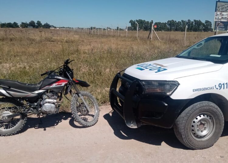 Personal policial recuperó una moto robada