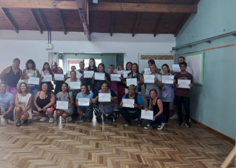 Entregaron certificados a auxiliares por el Servicio Alimentario Escolar