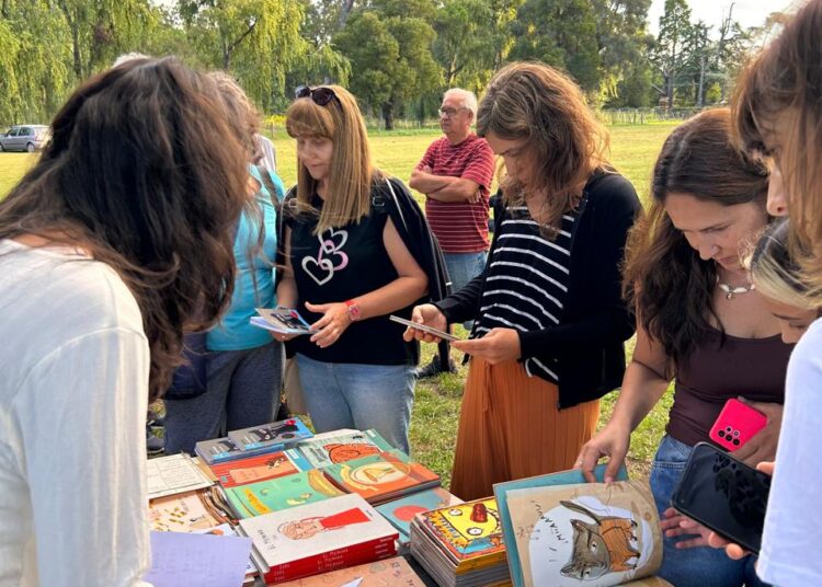 FAROL 2024: El Festival de Artes y Oficios del Libro ilumina Cazón