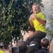 Marcos Di Palma pasó por la ciudad con su movida solidaria para Bahía y congregó a una multitud