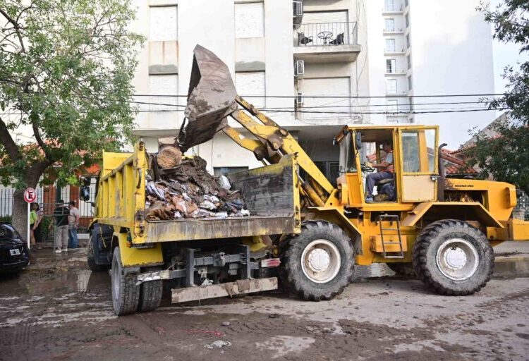 Bahía Blanca: reanudan la recolección de residuos, el transporte público y tiene luz el 70% de los usuarios