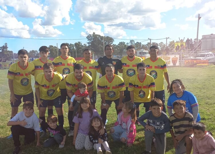 Unión sufrió para ganar y ser único líder en el Ascenso