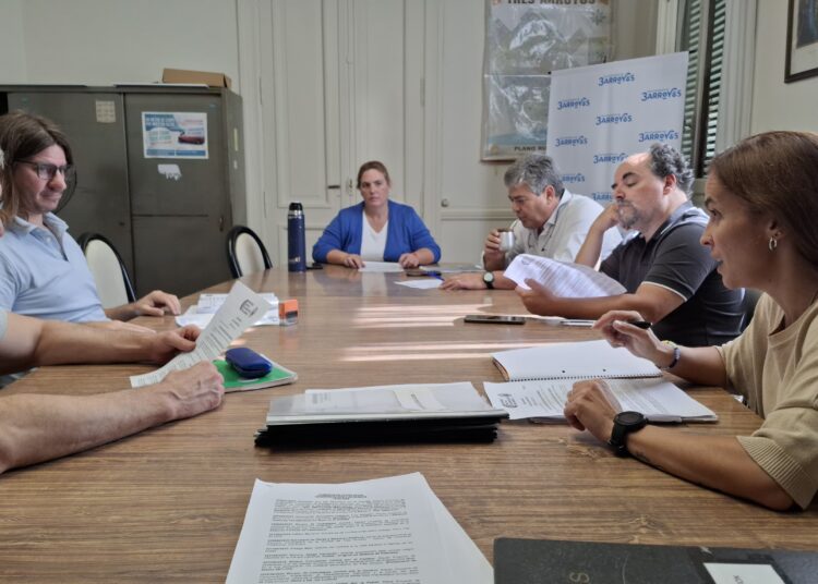 Piden completar datos bancarios para cobrar becas municipales