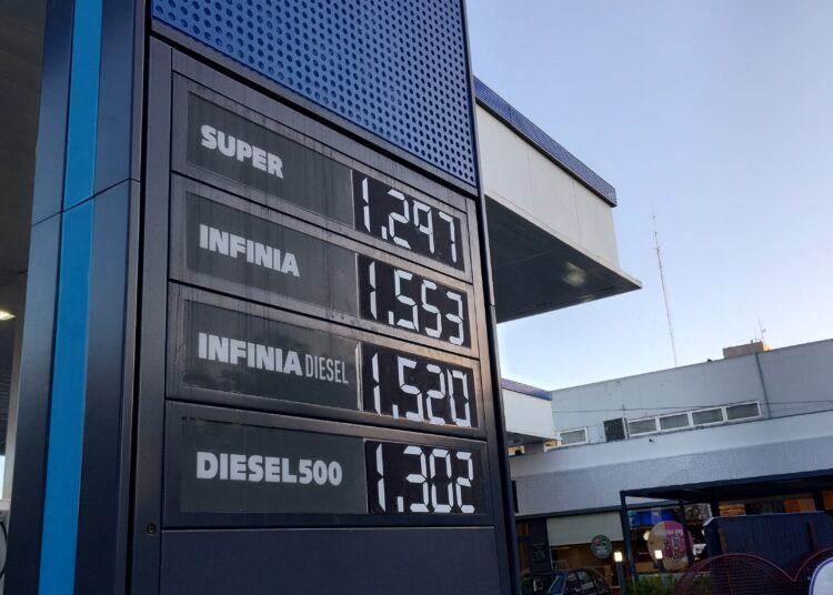 Abril arrancó con aumentos: combustibles, colegios privados y servicios, para arriba