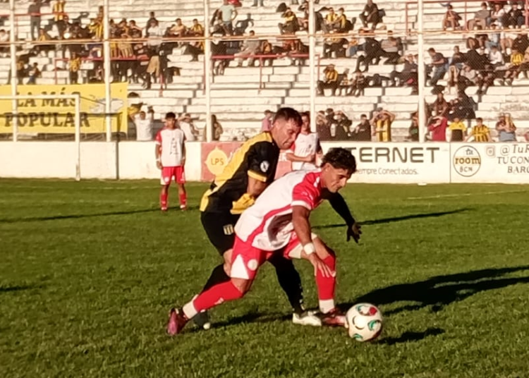 Huracán goleó a El Nacional agudizando su mal momento