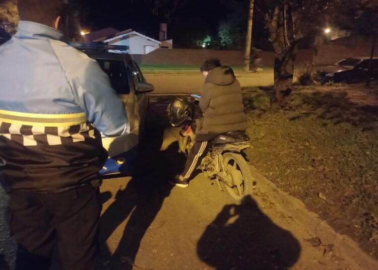Aprehendieron al conductor de una moto robada hace siete años