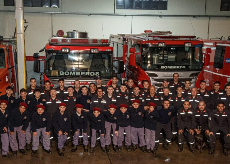 Bomberos celebra 70 años: “Queremos homenajear a los héroes de Malvinas y a nuestras familias”