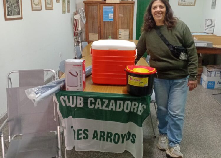 El Club Cazadores donó premios no retirados del concurso «24 Horas de la Corvina Negra»