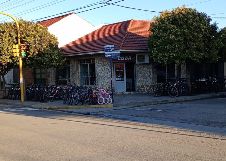 En la esquina de San Martin y Brown emerge Bicicleteria CODA