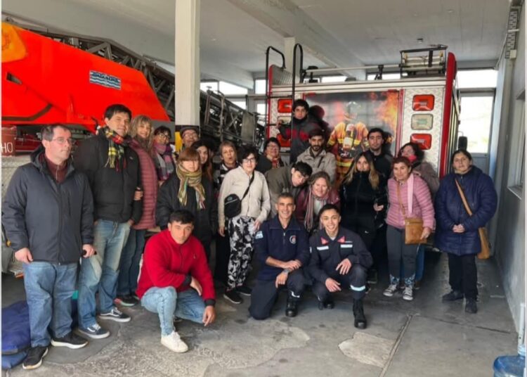Casa Taller concurrió a taller de RCP dictado por Bomberos