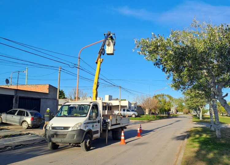 Recambio de luminarias en Avenida Ameghino: más luz, más seguridad y menor consumo