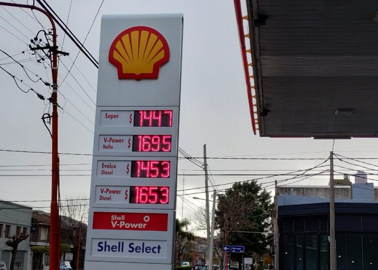 Aumentaron los combustibles