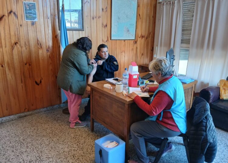 Campaña de vacunación en terreno en Gonzales Chaves