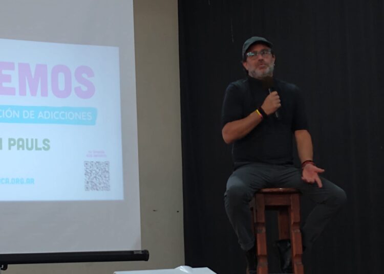 Impactante relato de Gastón Pauls en el SUM de la Escuela Técnica