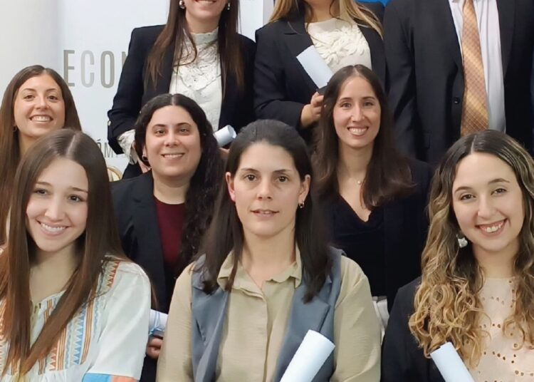 Emoción y sueños cumplidos en CRESTA: graduados y graduadas de Contador Público tuvieron su acto de colación y entrega de diplomas