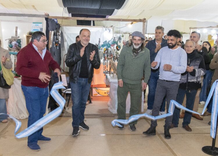 Se inauguró la 26° Feria Nacional de Artesanos en el Polideportivo Municipal