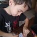Gael, el pequeño artista de 8 años que presenta su primera muestra en el MUBATA