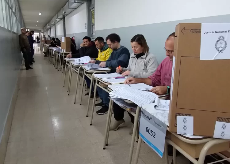 Elecciones: el lunes habrá clases con normalidad en las escuelas donde se votó