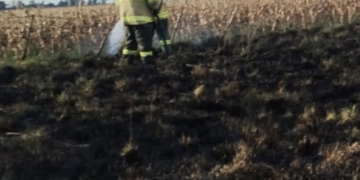 Claromecó: sofocaron incendio de rastrojo sobre ruta 73