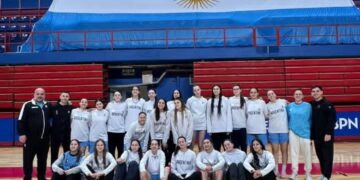 La ex jugadora y entrenadora de Club de Pelota, Nirvana Damiani está en el cuerpo técnico de la selección Nacional