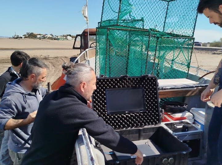Relevamiento científico en Claromecó junto al “Audaz I”