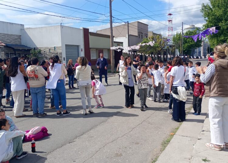 “Jueves sin siesta porque hay fiesta” llenó de alegría la tarde en la Escuela Especial 501