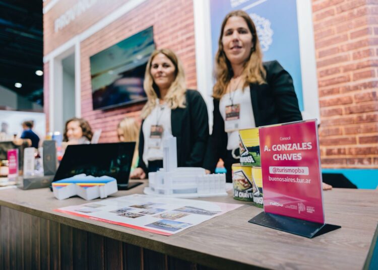 Adolfo Gonzales Chaves dejó su huella en la Feria Internacional de Turismo