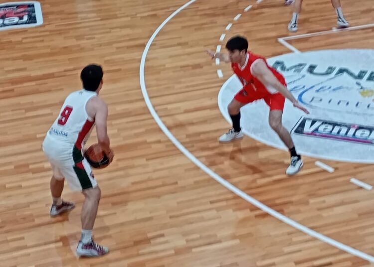 Huracán ganó un partido clave ante Sarmiento y sigue con chances en el Provincial