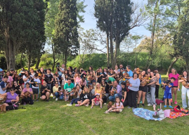 Gran éxito en la primera “Salchijuntada” en el Parque Miedan