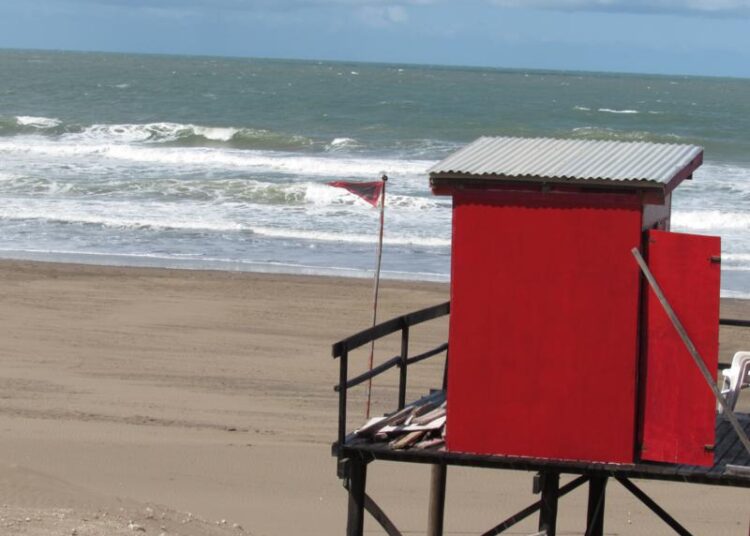 Tres Arroyos prepara el operativo de guardavidas para la temporada de verano