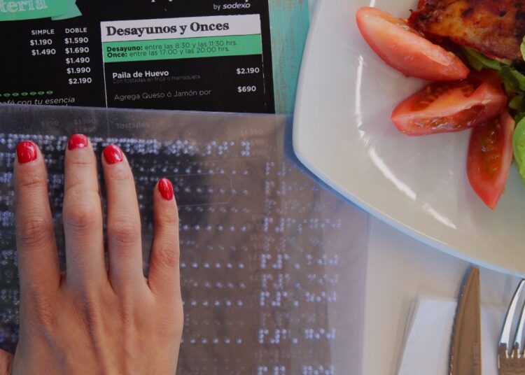 34 familias recibieron los boletos de compra-venta del programa “Un lote para mi familia”