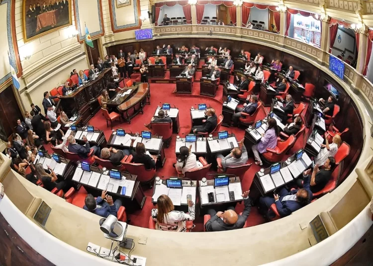 Con rebaja de patentes e Inmobiliario, aprobaron el Presupuesto provincial 2026