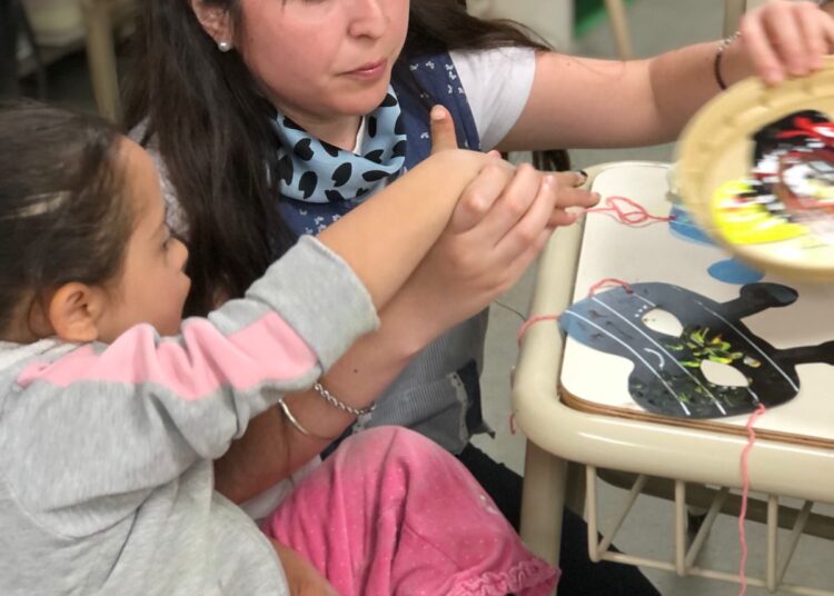 Visita del Jardín Frutillitas I a la Dirección de Acción Social