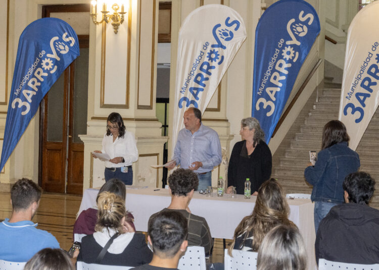 34 familias recibieron los boletos de compra-venta del programa “Un lote para mi familia”