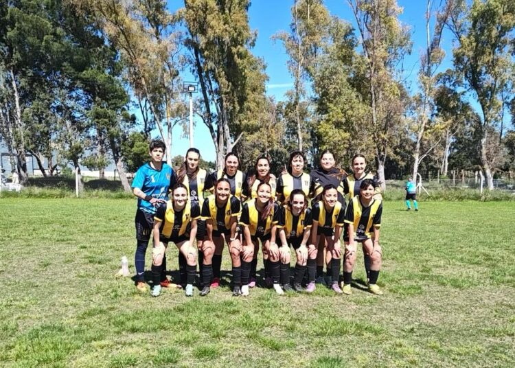 Huracán y El Nacional siguen firmes en la cima del fútbol femenino