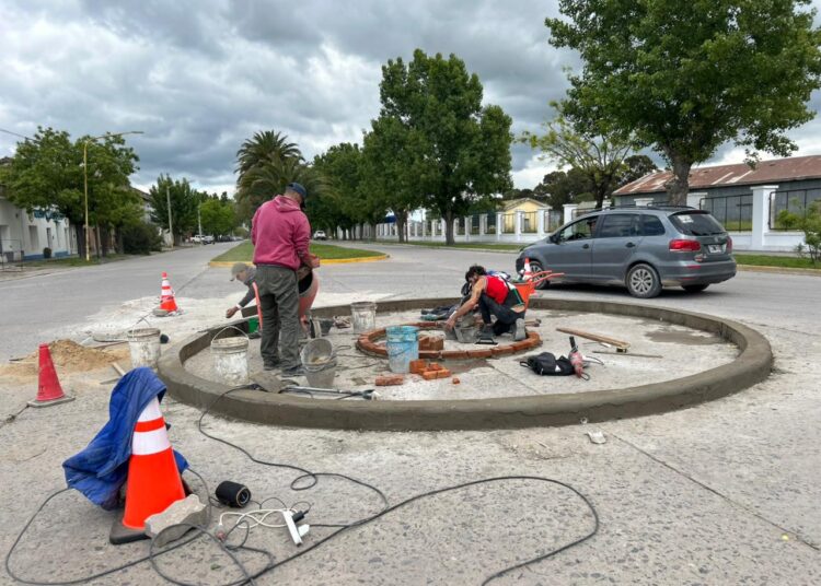 Cháves Municipio: nueva rotonda en Perón y San Martín: una obra que ordena y mejora la seguridad vial