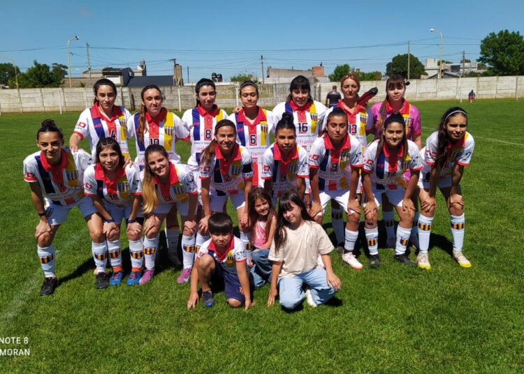 Huracán goleó 13 a 0 y se afianza como único líder del torneo femenino