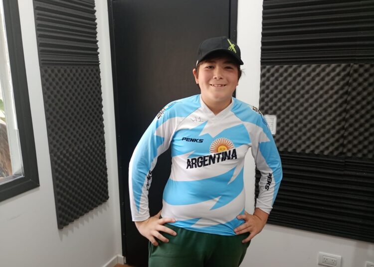 El joven ciclista Ciro Bravo clasificó al Mundial de BMX en Australia