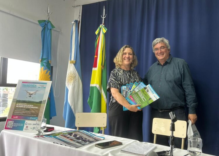 Se presentó la Revista MDA junto a la visita del ministro de Desarrollo Agrario, Javier Rodríguez