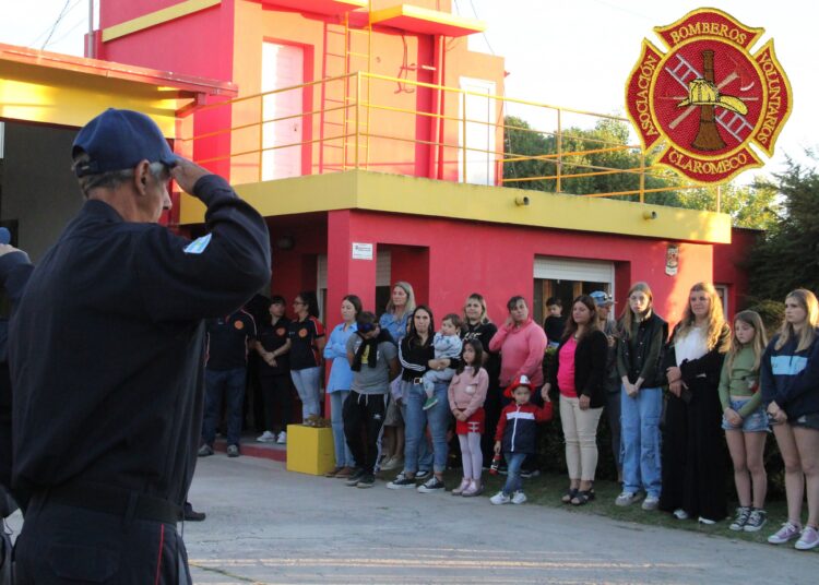 El Cuartel de Bomberos de Claromecó celebró 54 años con reconocimientos y cambios en la jefatura