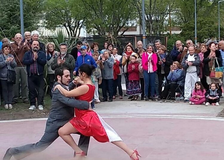 Milonga a cielo abierto para celebrar el Día Nacional del Tango en Plaza España