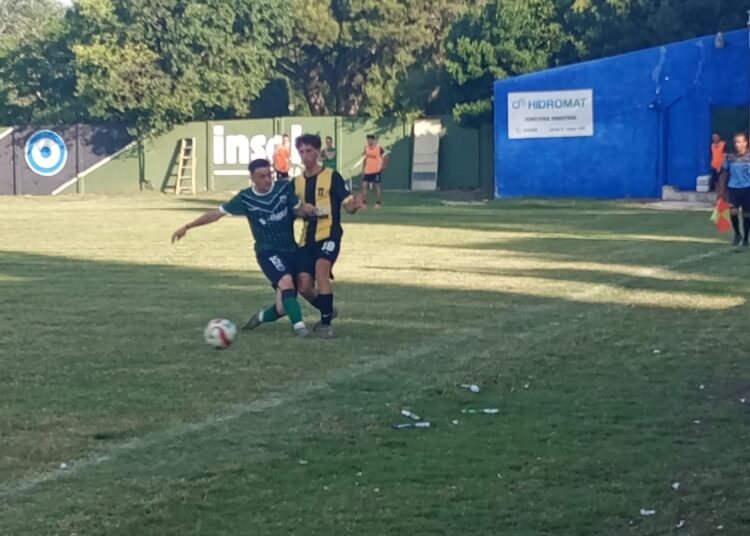Villa se quedó con el Clásico y avanzó a semifinales con un hat-trick inolvidable
