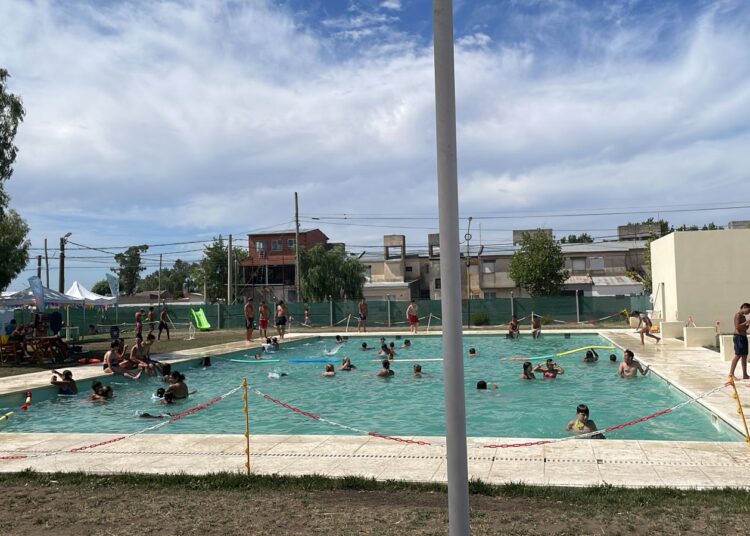 La Pileta Municipal seguirá abierta durante todo febrero